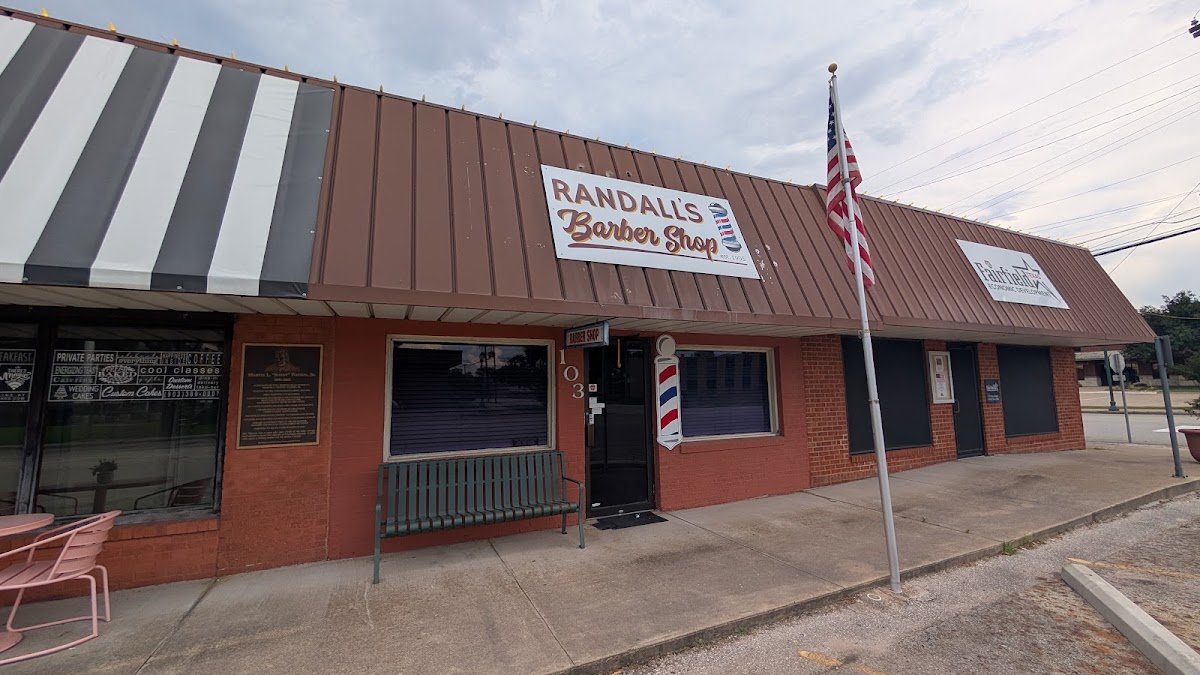 Randall's Barber Shop in Fairfield, TX