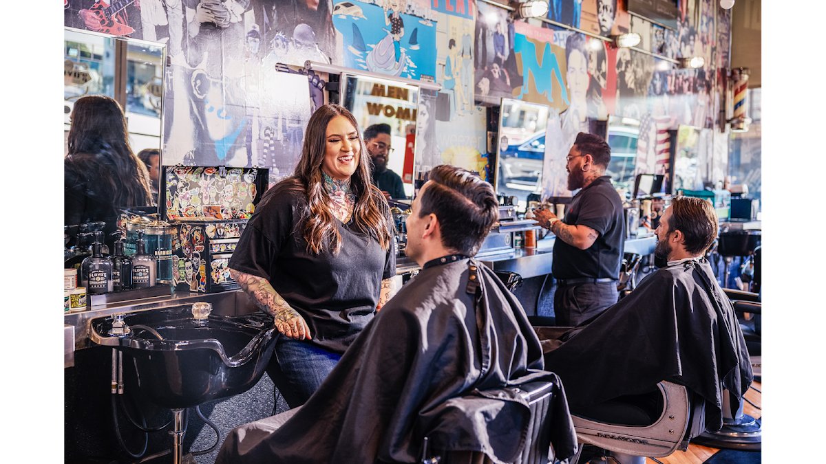 Floyd's 99 Barbershop